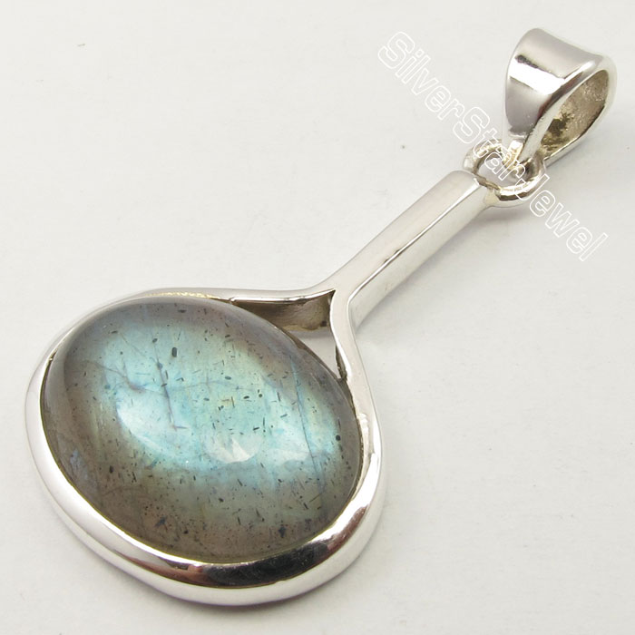 Labradorite Set in .925 Silver Pendant - UK